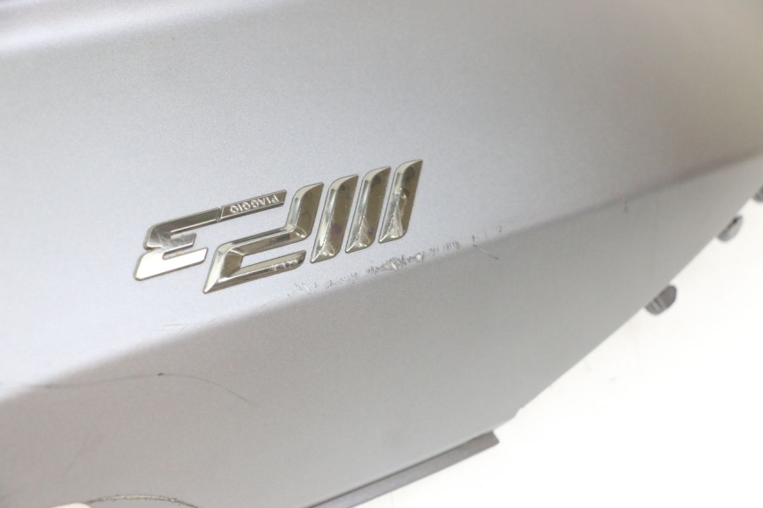 photo de LEFT REAR SIDE PANEL PIAGGIO MP3 500 (2014 - 2017) - Technical close-up
