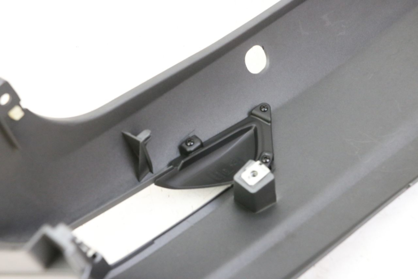 photo de LEFT REAR SIDE PANEL PIAGGIO MP3 500 (2014 - 2017) - Markings and original references