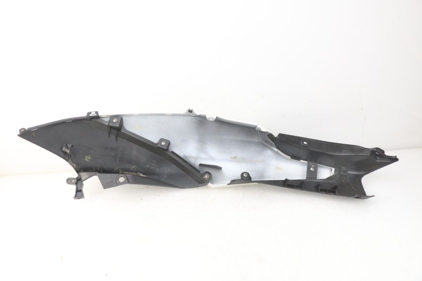 photo de REAR LEFT PANEL MBK MW TRYPTIK 125 (2017 - 2022) - Surface and material condition
