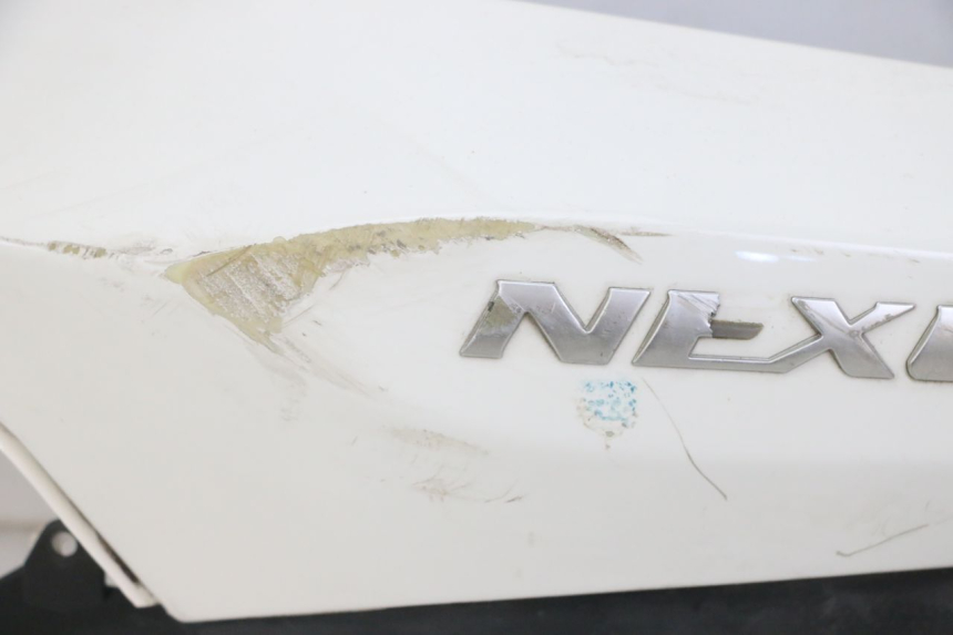 photo de LEFT REAR SIDE PANEL GILERA NEXUS 125 (2009 - 2013) - Detailed visual inspection