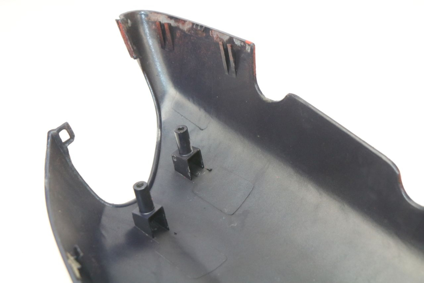 photo de LEFT REAR SIDE PANEL MBK OVETTO 50 (1998 - 2007) - Zoom on usage condition