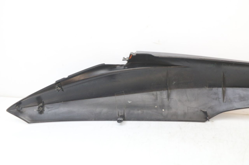 photo de REAR LEFT PANEL HONDA PCX (JF28) 125 (2009 - 2011) - Fixing points details