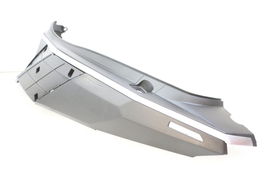 photo de LEFT REAR SIDE PANEL PEUGEOT TWEET 4T 50 (2023 - 2025) - High-resolution close-up