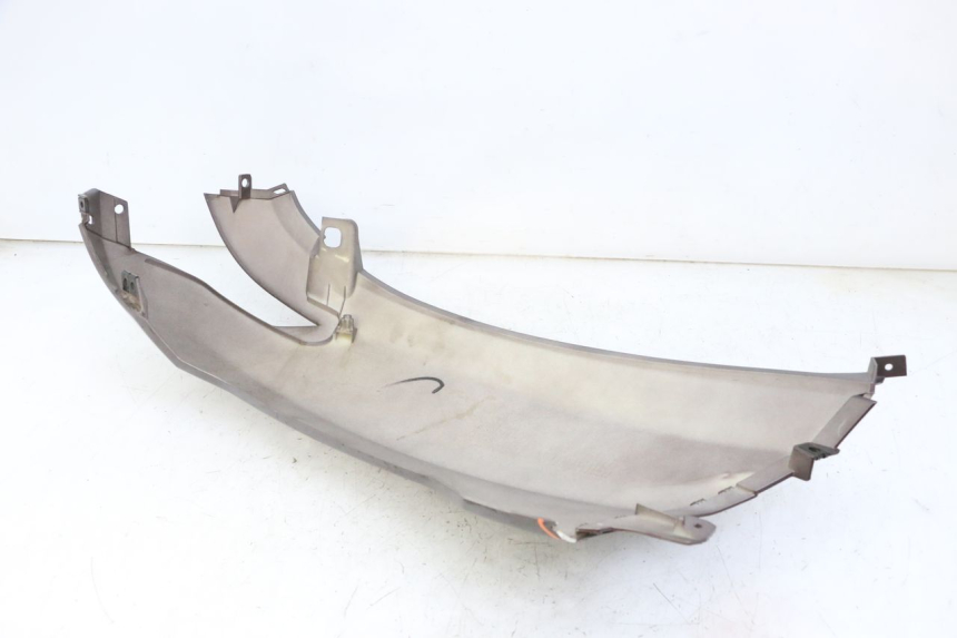 photo de REAR LEFT PANEL PEUGEOT VIVACITY 125 (2010 - 2017) - Zoom on usage condition