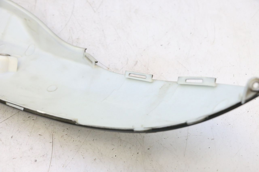 photo de REAR LEFT PANEL TNT MOTOR ROMA 12' 2T 50 (2007 - 2018) - Fixing points details