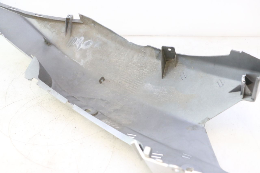 photo de REAR LEFT PANEL DAELIM S2 125 (2006 - 2007) - Product overview