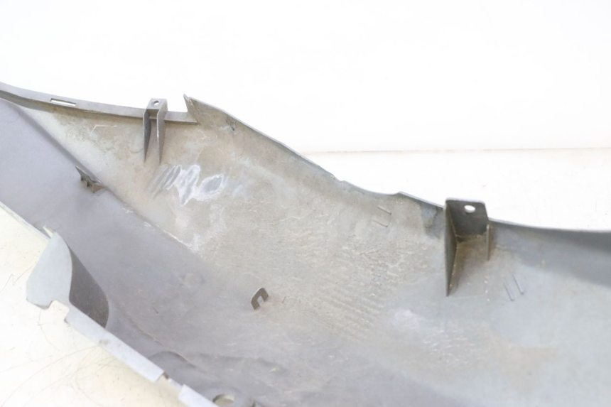 photo de REAR LEFT PANEL DAELIM S2 125 (2006 - 2007) - Fixing points details