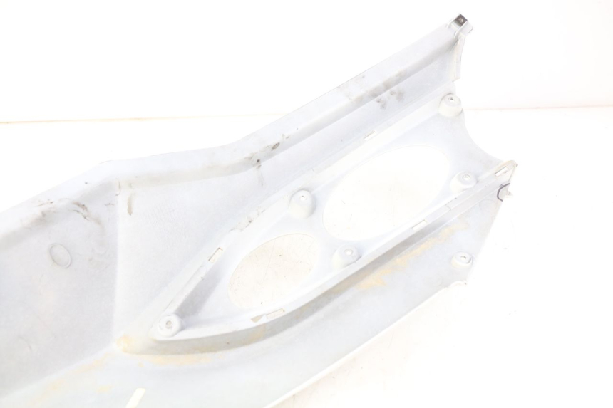 photo de LEFT REAR SIDE PANEL DAELIM S3 125 (2010 - 2017) - Alternative perspective