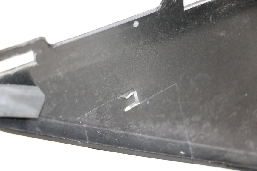 photo de LEFT REAR SIDE PANEL DAELIM S3 125 (2010 - 2017) - Zoom on usage condition