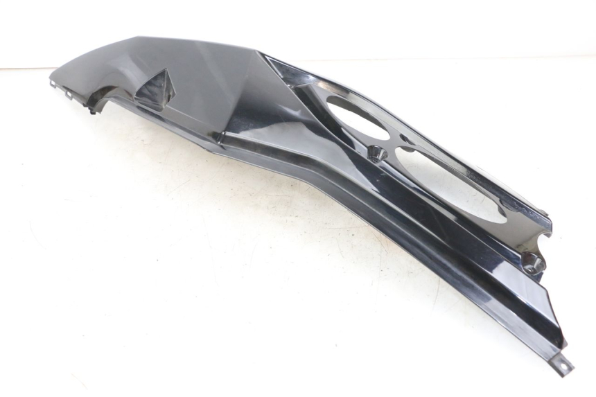 photo de LEFT REAR SIDE PANEL DAELIM S3 125 (2010 - 2017) - Markings and original references