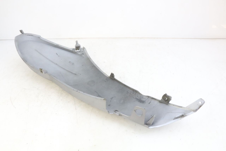 photo de LEFT REAR SIDE PANEL APRILIA SCARABEO LIGHT 125 (2007 - 2011) - Zoom on usage condition