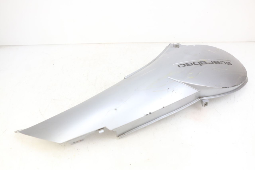 photo de LEFT REAR SIDE PANEL APRILIA SCARABEO LIGHT 125 (2007 - 2011) - Technical close-up