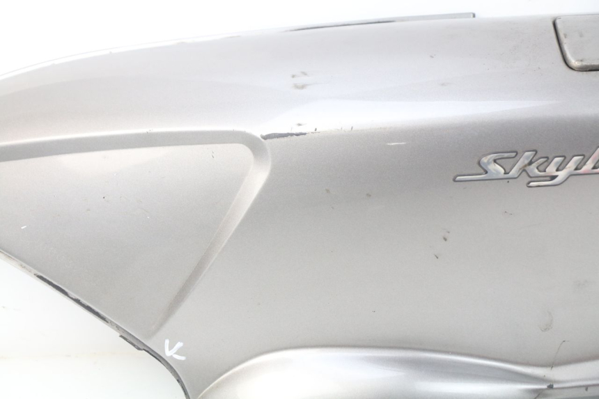 photo de REAR LEFT PANEL MBK SKYLINER 125 (2004 - 2007) - High-resolution close-up
