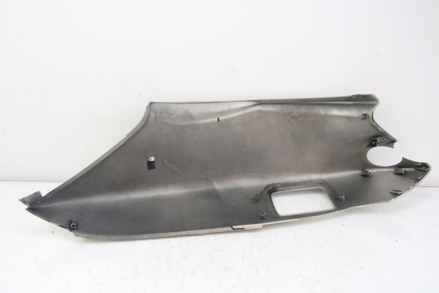 photo de LEFT REAR SIDE PANEL MBK SKYLINER 125 (1998 - 2001) - Additional view of the item