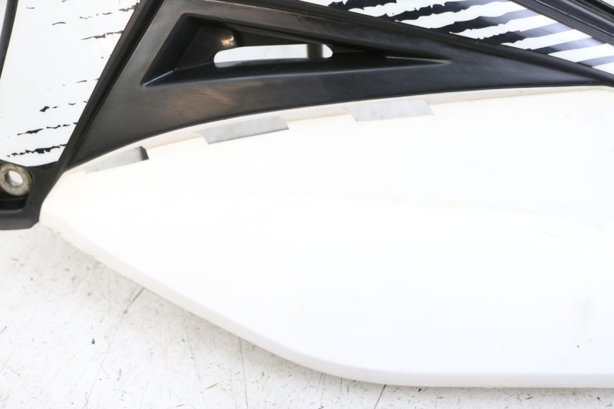 photo de REAR LEFT PANEL SHERCO SM-R 50 (2013 - 2017) - Zoom on usage condition