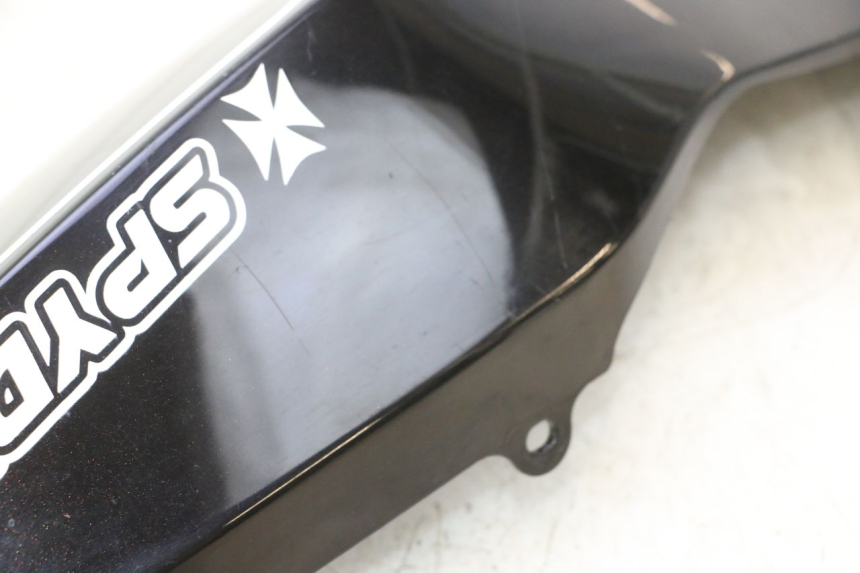 photo de REAR LEFT PANEL CAN-AM SPYDER RS 1000 (2008 - 2012) - High-resolution close-up