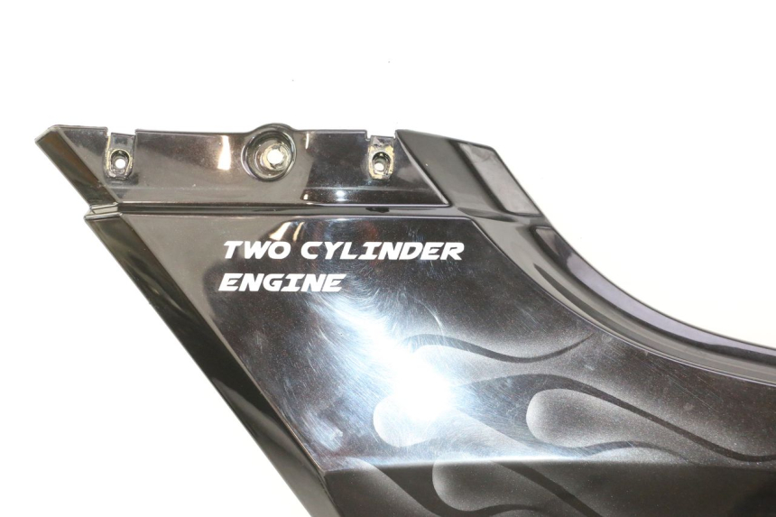 photo de REAR LEFT PANEL CAN-AM SPYDER RS 1000 (2008 - 2012) - Technical close-up