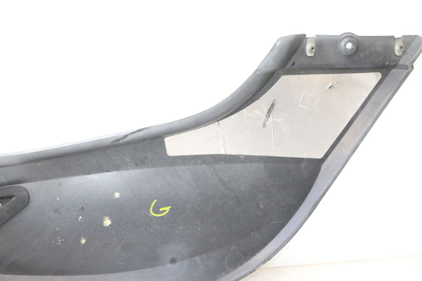 photo de REAR LEFT PANEL CAN-AM SPYDER RS 1000 (2008 - 2012) - Fixing points details