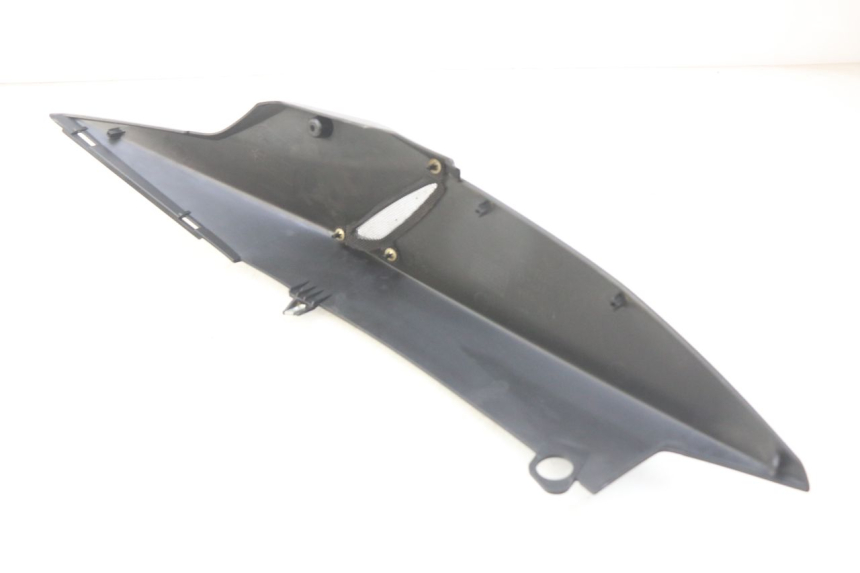 photo de LEFT REAR SIDE PANEL APRILIA SR 2T 50 (2012 - 2017) - Zoom on usage condition
