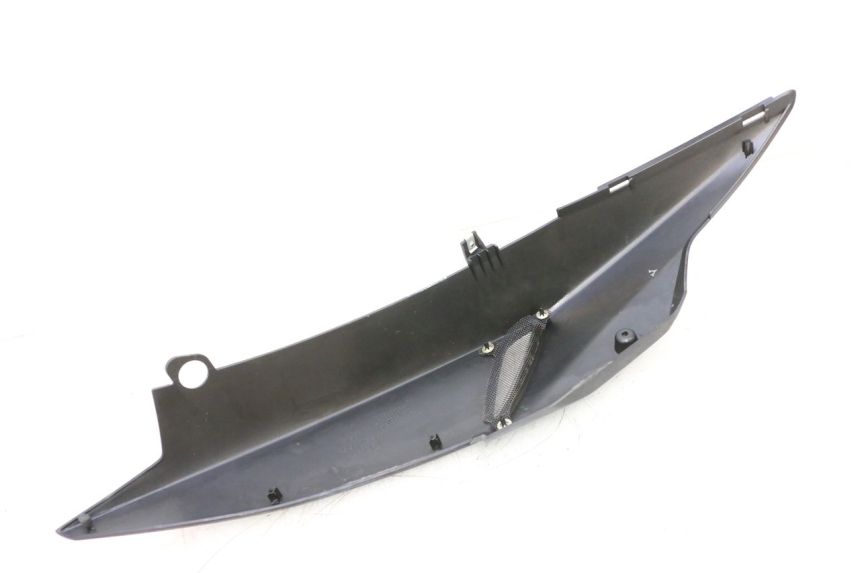 photo de REAR LEFT PANEL APRILIA SR MOTARD 50 (2012 - 2018) - Surface and material condition