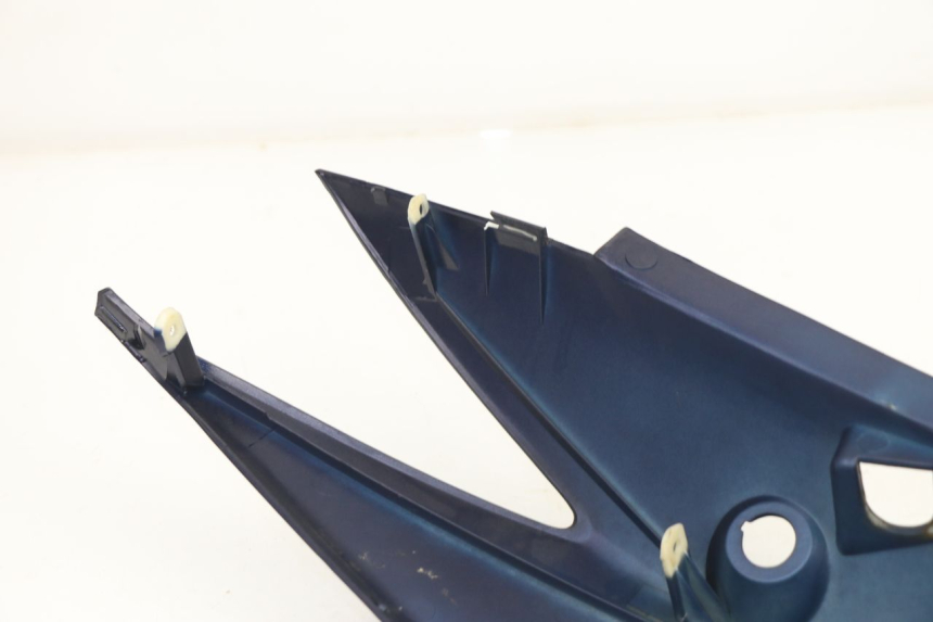 photo de REAR LEFT PANEL PEUGEOT SUM UP 125 (2008 - 2013) - Zoom on usage condition