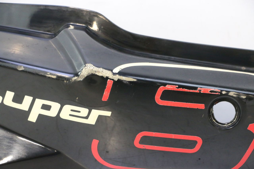 photo de REAR LEFT PANEL KYMCO SUPER 8 2T 50 (2007 - 2013) - Zoom on usage condition