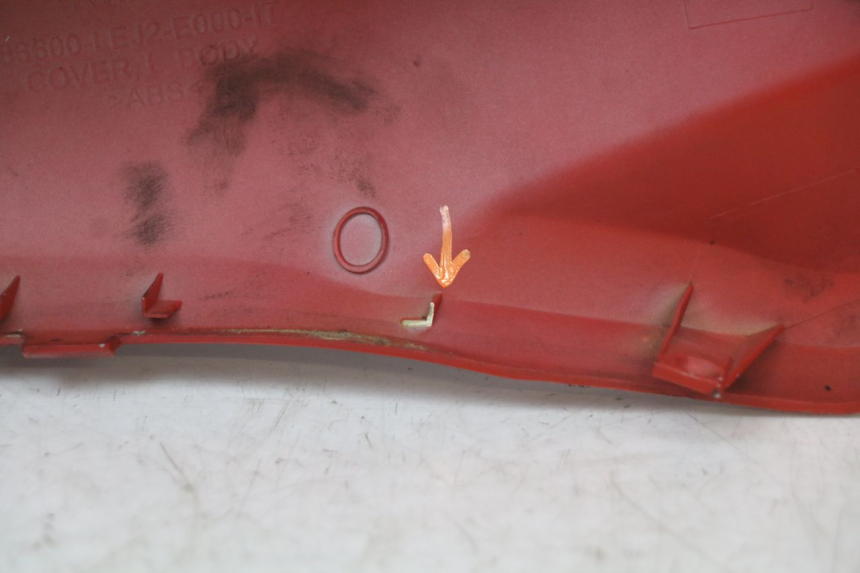 photo de REAR LEFT PANEL KYMCO SUPER 8 125 (2008 - 2015) - Checked used part