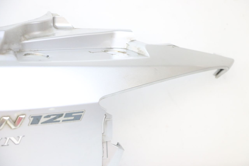 photo de REAR LEFT PANEL SUZUKI BURGMAN 125 (2007 - 2014) - Detailed visual inspection