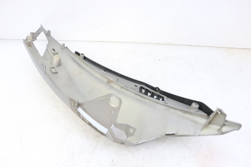 photo de LEFT REAR SIDE PANEL APRILIA SXR 50 (2021 - 2023) - Zoom on usage condition