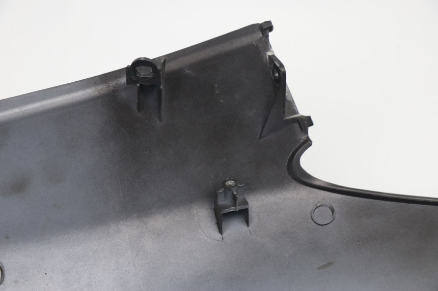 photo de REAR LEFT PANEL SYM MAXSYM I 400 (2011 - 2016) - Technical close-up