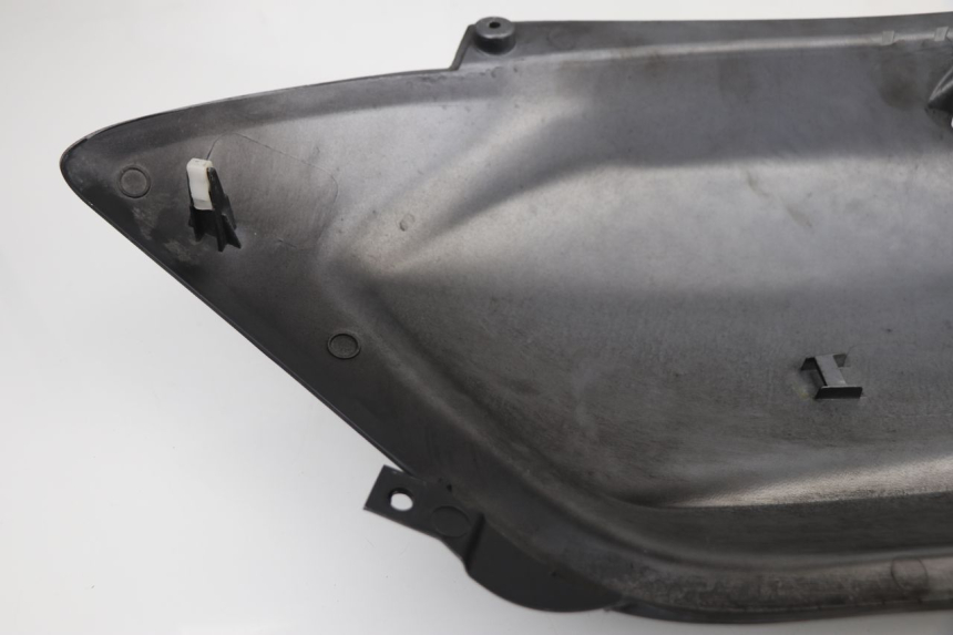 photo de REAR LEFT PANEL SYM MAXSYM I 400 (2011 - 2016) - Surface and material condition