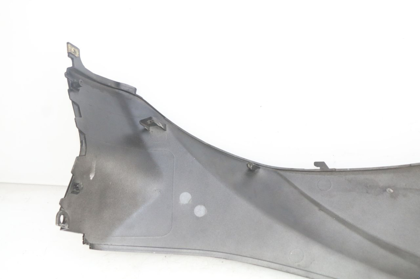 photo de LEFT REAR SIDE PANEL SYM SYMPHONY 125 (2009 - 2015) - Zoom on usage condition