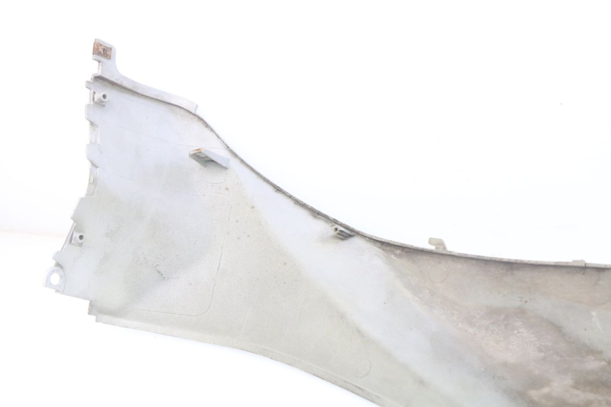 photo de REAR LEFT PANEL SYM SYMPHONY 50 (2009 - 2015) - Zoom on usage condition