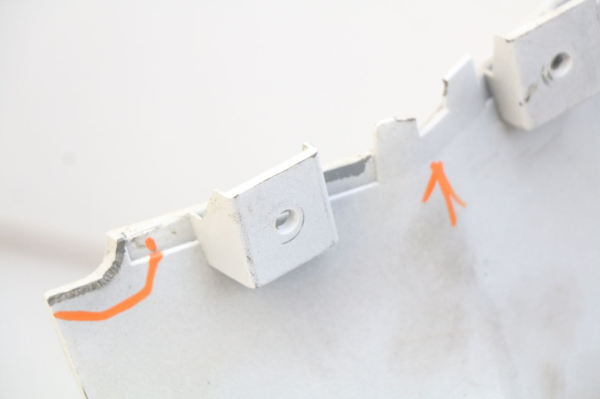 photo de LEFT REAR SIDE PANEL PEUGEOT TWEET 4T 50 (2018 - 2022) - Zoom on usage condition