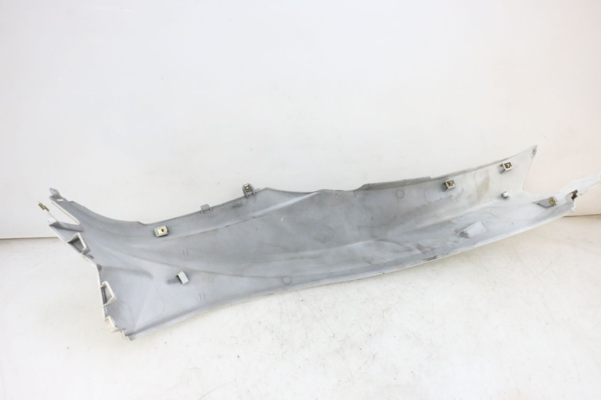 photo de REAR LEFT PANEL PEUGEOT TWEET PRO EFI 4T 50 (2021 - 2022) - Surface and material condition