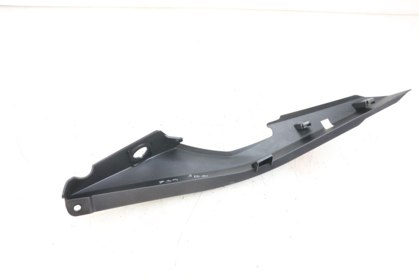 photo de LEFT REAR SIDE PANEL KAWASAKI VERSYS ABS 650 (2015 - 2018) - Component detail