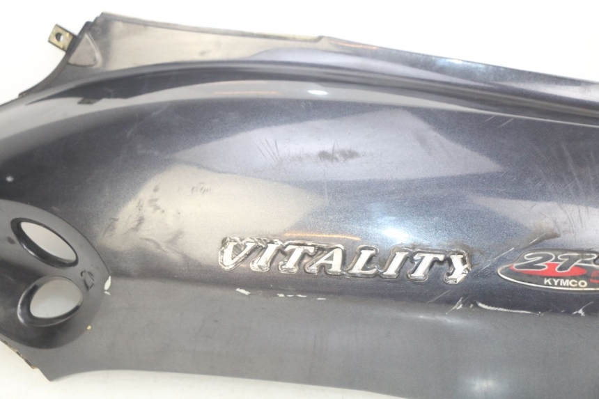 photo de LEFT REAR SIDE PANEL KYMCO VITALITY 2T 50 (2004 - 2010) - Additional view of the item