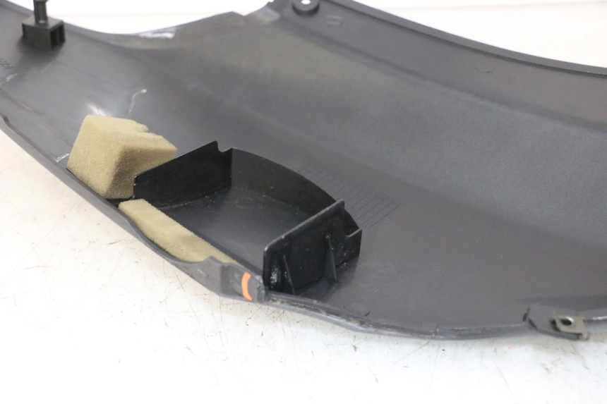 photo de REAR LEFT PANEL MBK WAAP 125 (2008 - 2013) - Zoom on usage condition