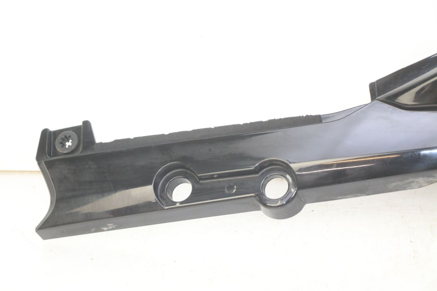 photo de LEFT REAR SIDE PANEL SYM WOLF SB 125 (2011 - 2018) - Fixing points details