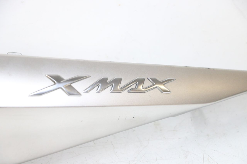 photo de LEFT REAR SIDE PANEL YAMAHA XMAX X-MAX ABS 125 (2017 - 2020) - Distinctive features