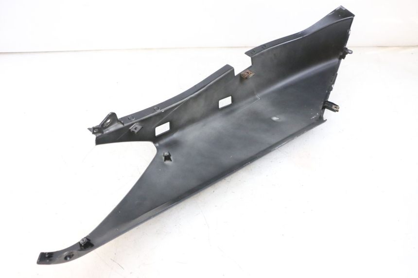 photo de LEFT REAR SIDE PANEL YAMAHA XMAX X-MAX 125 (2006 - 2009) - Product overview