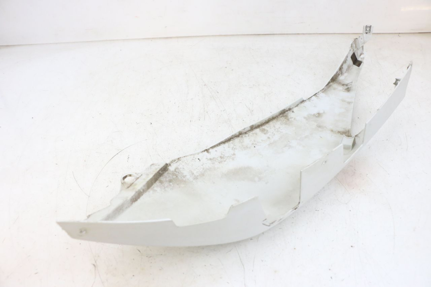 photo de LEFT REAR SIDE PANEL YAMAHA X-MAX XMAX 125 (2010 - 2013) - Technical close-up