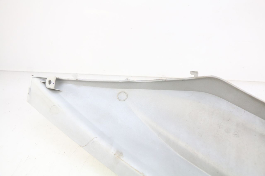 photo de LEFT REAR SIDE PANEL KYMCO X-TOWN XTOWN 125 (2016 - 2021) - Zoom on usage condition
