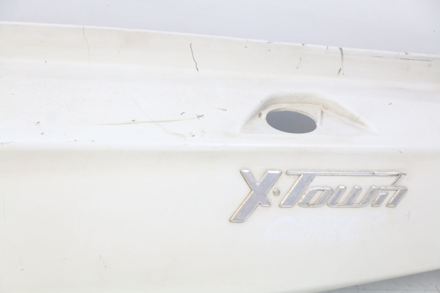 photo de LEFT REAR SIDE PANEL KYMCO X-TOWN XTOWN 125 (2016 - 2021) - Markings and original references
