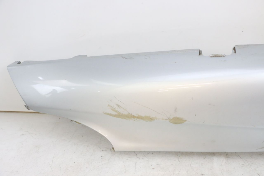 photo de REAR LEFT PANEL PIAGGIO X9 125 (2000 - 2003) - Technical close-up