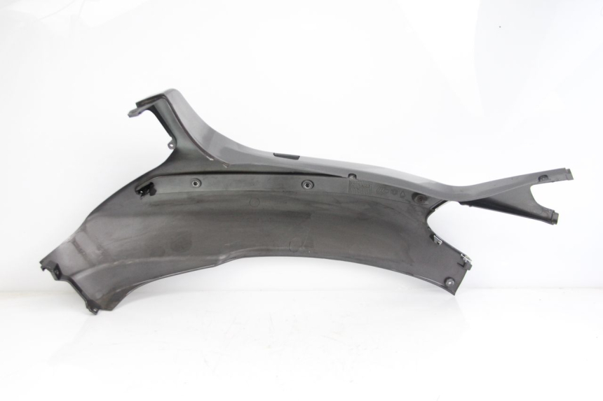 photo de LEFT REAR SIDE PANEL PIAGGIO XEVO - X EVO 125 (2007 - 2017) - Technical close-up