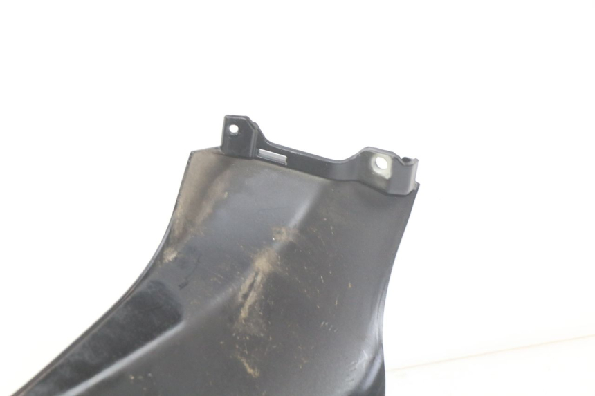 photo de LEFT REAR SIDE PANEL PIAGGIO XEVO - X EVO 125 (2007 - 2017) - Zoom on usage condition