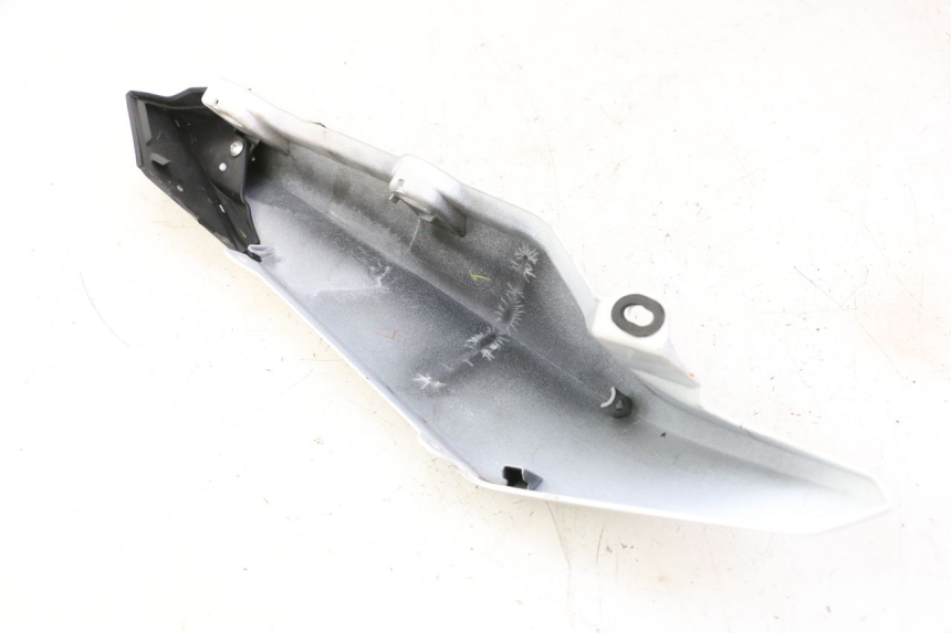 photo de REAR LEFT PANEL YAMAHA XJ6 ABS 600 (2008 - 2016) - Component detail