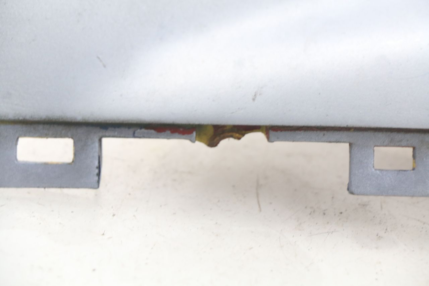 photo de REAR LEFT PANEL YAMAHA XJN XJ N DIVERSION 600 (1994 - 1997) - Technical close-up