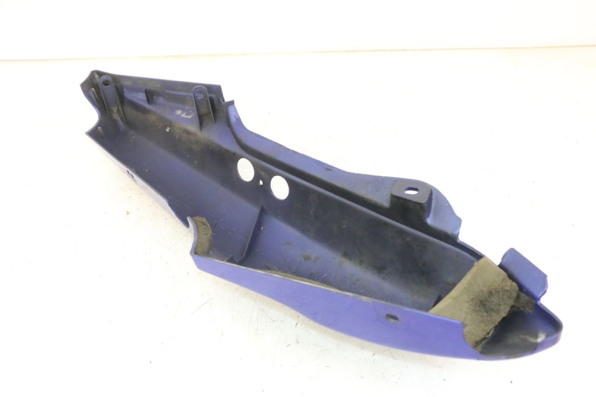photo de REAR LEFT PANEL YAMAHA FZS FAZER 600 (2001 - 2003) - Alternative perspective